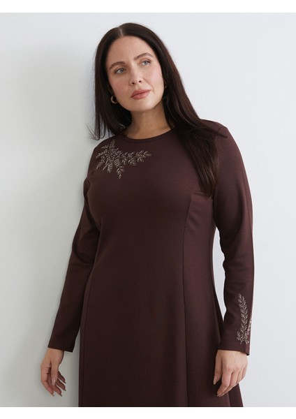 Yeni Sezon Bisiklet Yaka A Kesim Çiçek Nakışlı Elbise fiyatları