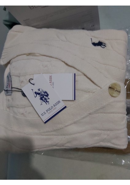 Premıum Yumuşak Dokulu Beyaz Hırka fiyatları