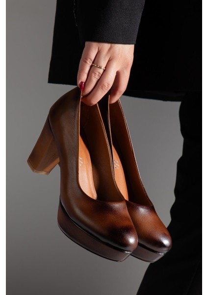 Kadın Taba Hakiki Deri Premium Tasarım Dekolte Alçak Platformlu Topuklu Ayakkabı fiyatları