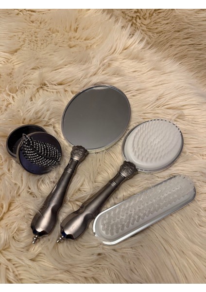 Kristal Yaprak Detaylı Çeyiz Ayna Tarak Fırça Seti – Lüks Kutulu Gelin Bohçası Makyaj Seti fiyatları