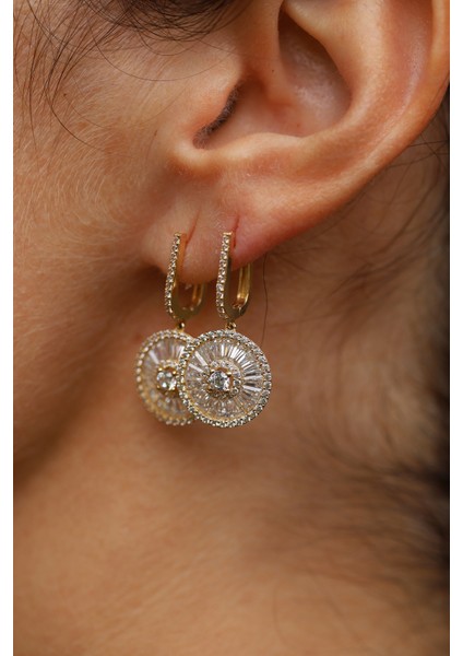 14 Ayar Altın Taşlı Trapez Küpe fırsatları