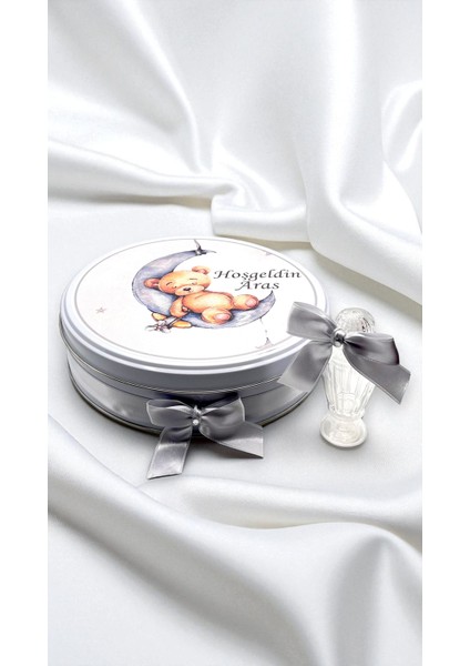 Ayda Uyuyan Ayıcık Temalı Isme Özel Bebek Çikolatası