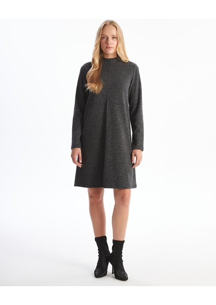 Yeni Sezon Dik Yaka Elbise