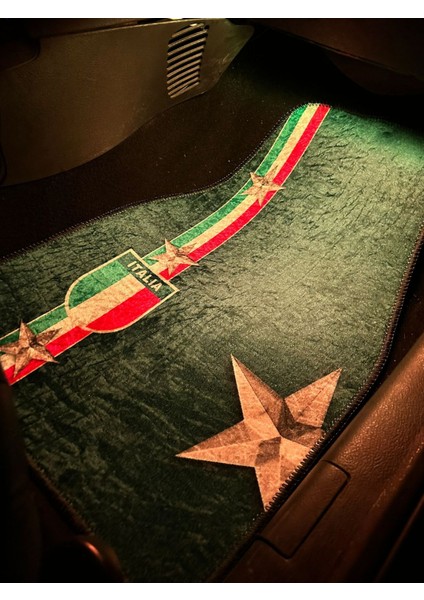 Özel Tasarım Araba Içi Aksesuarı | Italya Bayrağı ve Şövalye Yıldızı Motifli Halı Paspas Seti fırsatları