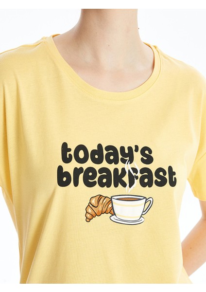 Yeni Sezon Bisiklet Yaka Baskılı Kısa Kollu Kadın Şortlu Pijama Takımı modelleri