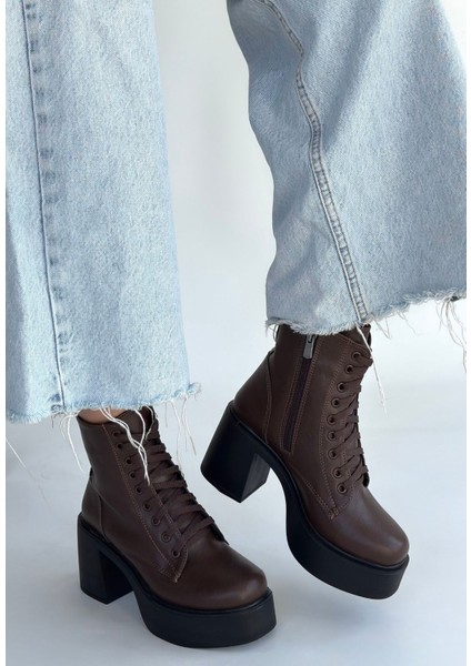 Tsan Kahverengi Cilt Bağcıklı Topuklu Bot modelleri