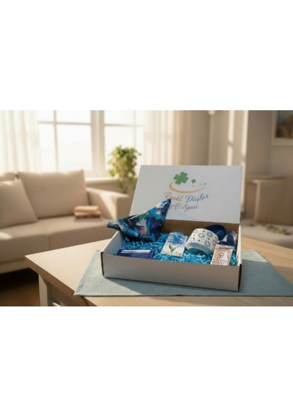 Hediye Kutusu Kadınlara Özel Yeni Yıl Hediye Seti Kahve Seti Kurumsal Hediye Kahve Kupası, Fular, Kartlık Cüzdan, Lotus Toka, Mehmet Efendi fiyatları