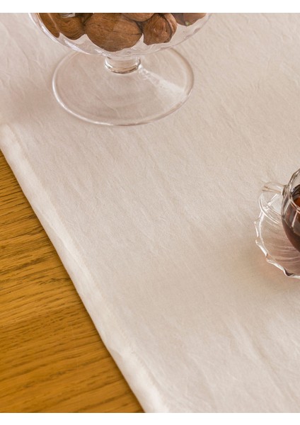 Yeni Sezon Çizgi Nakışlı Runner 45X150 cm fırsatları