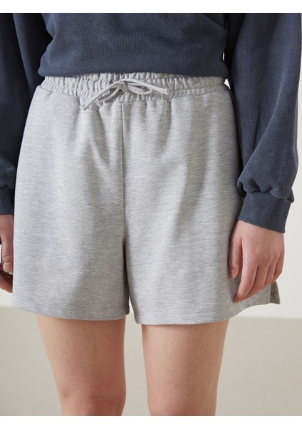 Yeni Sezon Beli Lastikli Kadın Şort modelleri