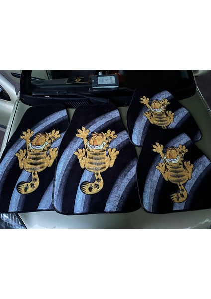Garfield Desenli Sevimli ve Enerjik Oto Dekor Paspas Seti fiyatları