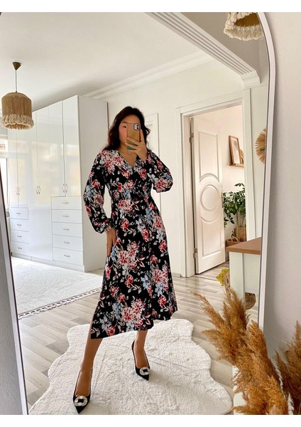 Kadın Uzun Kollu Kruvaze Yaka Beli Lastikli Yandan Yırtmaçlı Desenli Dalgıç Elbise fırsatları