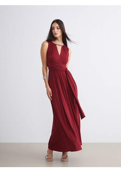 Yeni Sezon Bisiklet Yaka Pencere Detaylı Büzgülü Abiye Elbise