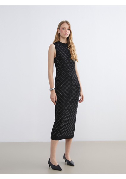 Yeni Sezon Dik Yaka Taşlı Elbise fiyatları