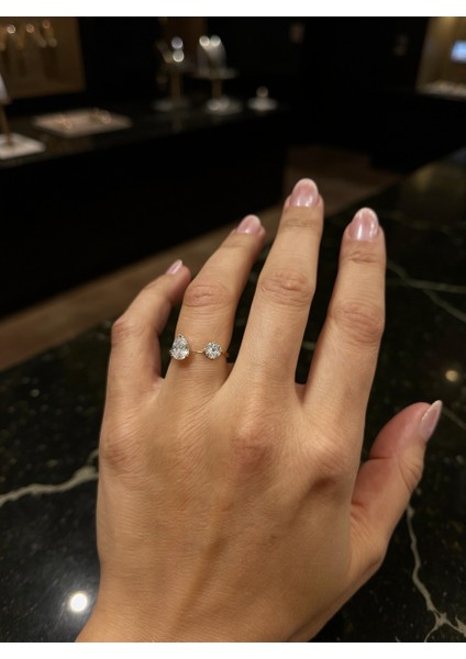 Ayarlanabilir Çelik Damla & Yuvarlak Kesim Taşlı Açık Form Yüzük – Gold Renk / Serene Duo Collection fiyatları