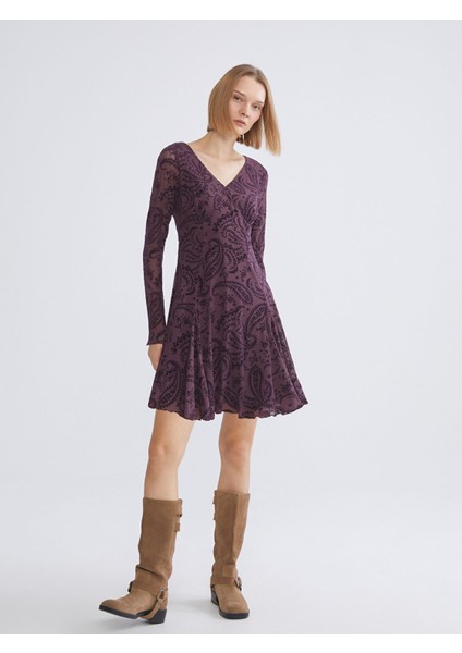 Yeni Sezon V Yaka Büzgülü Dantelli Mini Elbise fiyatları