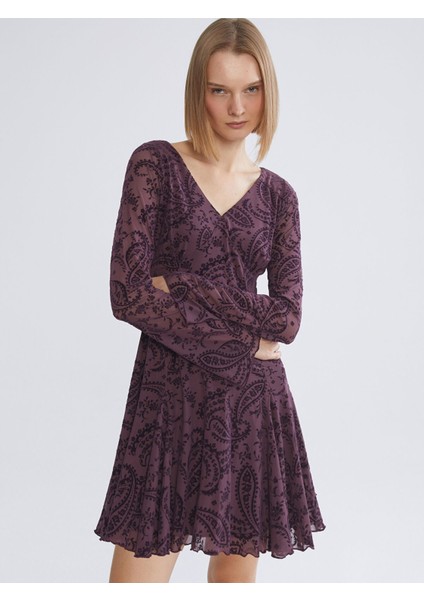 Yeni Sezon V Yaka Büzgülü Dantelli Mini Elbise