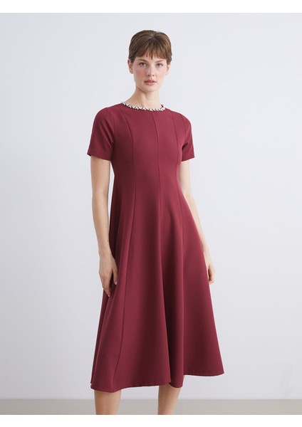 Yeni Sezon Bisiklet Yaka Taş Detaylı Krep Elbise fiyatları