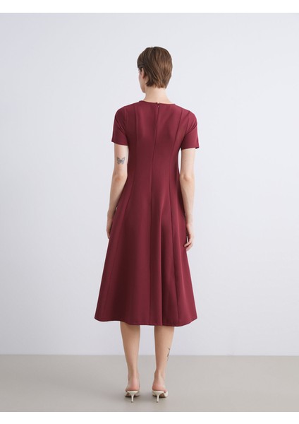 Yeni Sezon Bisiklet Yaka Taş Detaylı Krep Elbise fırsatları