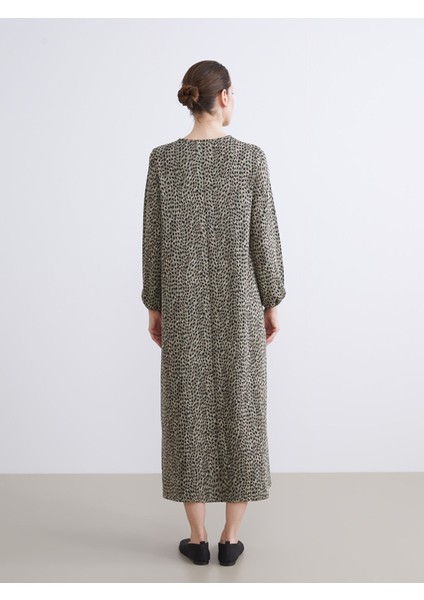 Yeni Sezon Büyük Beden Bisiklet Yaka Desenli Elbise fırsatları