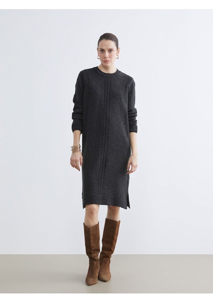 Yeni Sezon Bisiklet Yaka Kendinden Desenli Triko Elbise