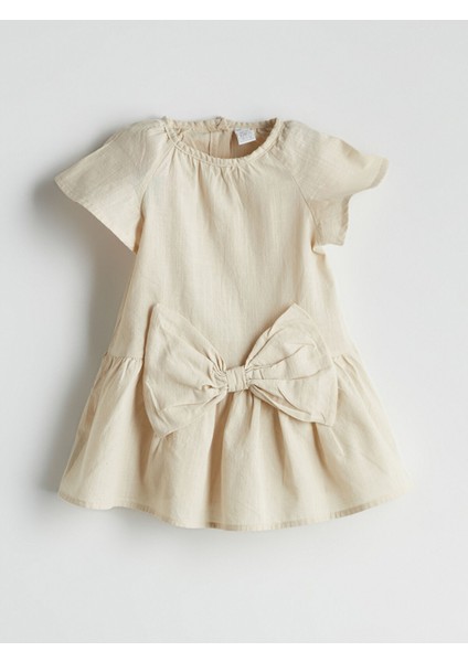 Yeni Sezon Kurdele Detaylı Pamuklu Kız Bebek Elbise
