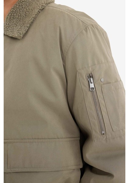 Su İtici Oversize Geniş Kalıp Gömlek Yaka Fermuarlı Peluş Yaka İç Cepli Mont E9247AX25WN indirimleri