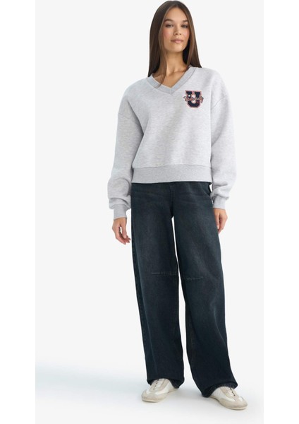 Coool Loose Fit V Yaka Nakışlı Sweatshirt F9910AX25AU fiyatları