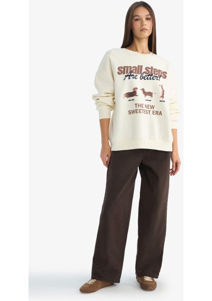 Oversize Geniş Kalıp Bisiklet Yaka Baskılı Sweatshirt G3886AX25WN fiyatları