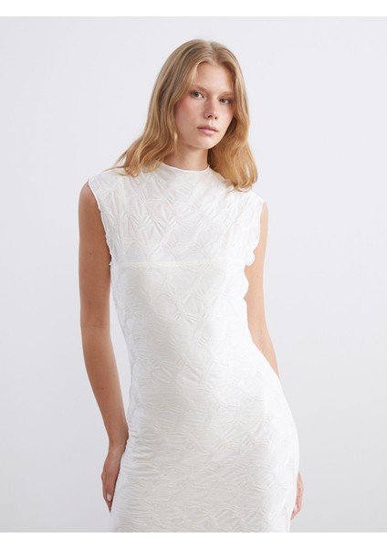 Yeni Sezon Dik Yaka Desenli Elbise fiyatları