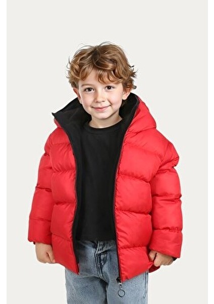 Erkek Çocuk Kırmızı Kapüşonlu Su ve Rüzgar Geçirmez Polarlı Şişme Mont