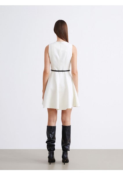 Yeni Sezon Bisiklet Yaka Belden Oturtmalı Elbise fırsatları