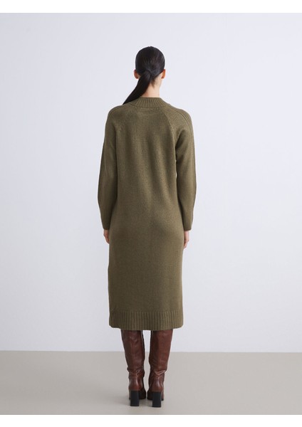 Yeni Sezon Yarım Balıkçı Yaka Yırtmaçlı Triko Elbise fırsatları