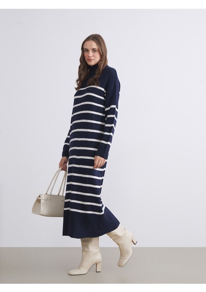 Yeni Sezon Dik Yaka Çizgili Triko Elbise