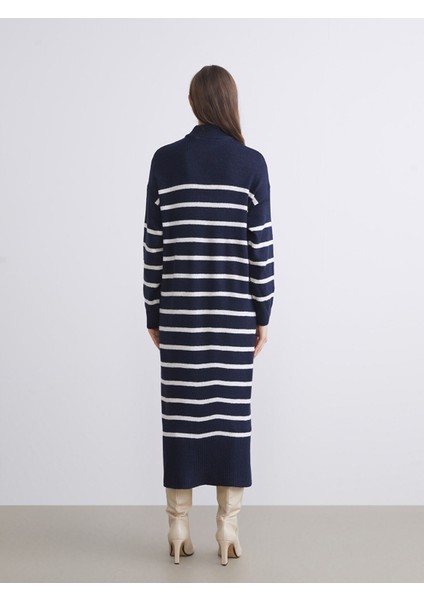 Yeni Sezon Dik Yaka Çizgili Triko Elbise fırsatları