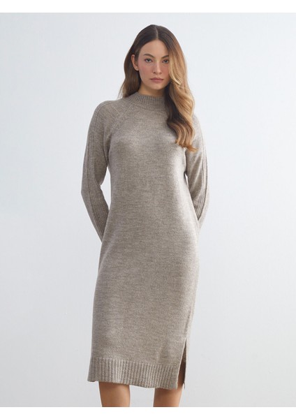 Yeni Sezon Yarım Balıkçı Yaka Yırtmaçlı Triko Elbise fiyatları