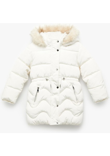 Uzun Kollu Peluş Detaylı Kapşonlu Fermuarlı Şişme Mont