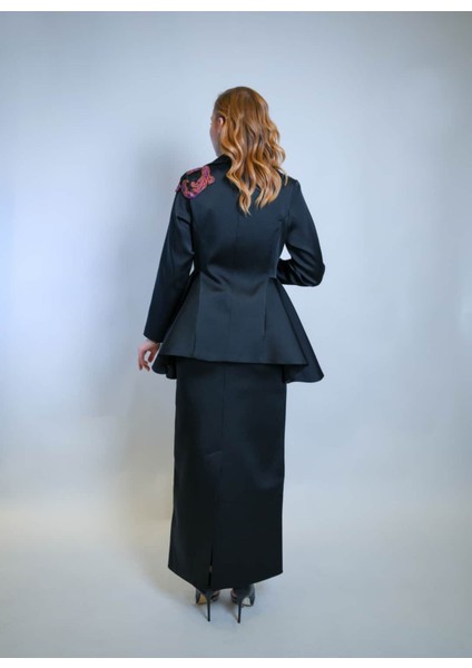 Özel Jakar Kumaş Motif Işlemeli Ceket ve Uzun Etek Takım fırsatları