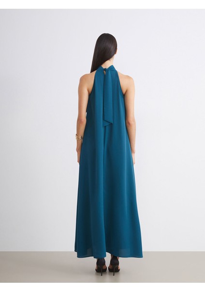 Yeni Sezon Halter Yaka Büzgülü Elbise fırsatları