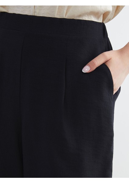 Yeni Sezon Beli Lastikli Kadın Pileli Şort modelleri