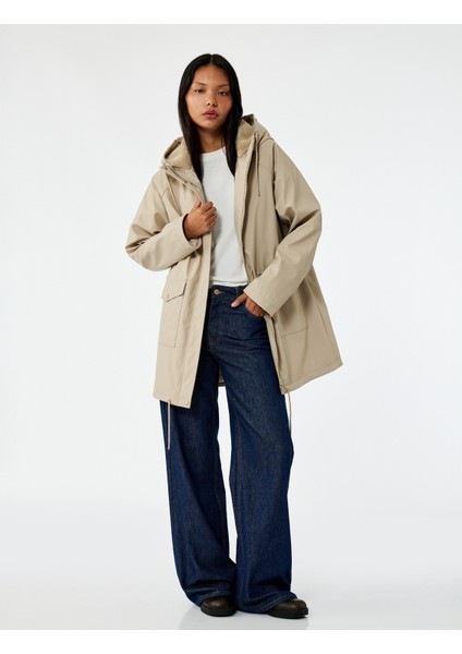 Deri Görünümlü Içi Suni Kürklü Fermuarlı Cepli Su Geçirmez Kapüşonlu Mont fiyatları