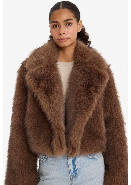 Regular Fit Düğmeli Kısa Suni Kürk F2921AX25WN modelleri