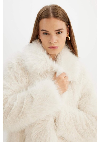 Uzun Pelüş Kaban Oversize Geniş Kalıp Çıtçıtlı A4653AX24WN