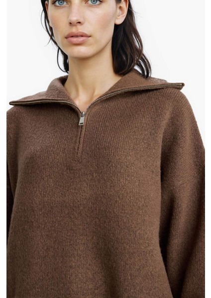 Oversize Geniş Kalıp Yarım Fermuarlı Dik Yaka Triko Kazak modelleri