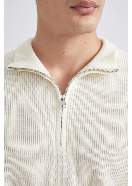 Standart Fit Normal Kesim Bato Yaka Fermuarlı Basic Düz Triko Kazak