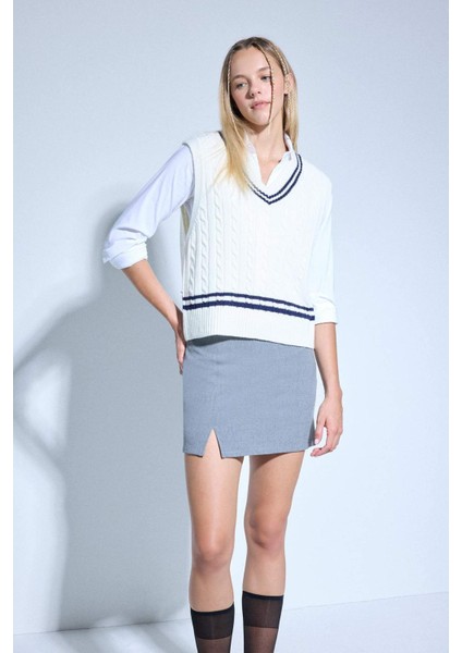 Regular Fit V Yaka Saç Örgü Desenli Triko Süveter D4686AX25WN fiyatları