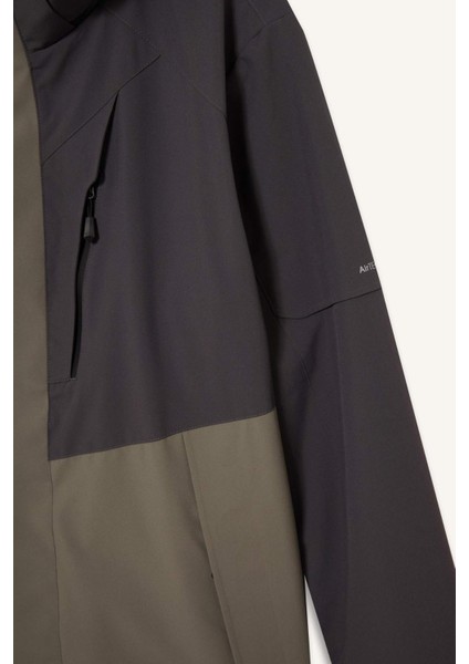 Su İtici Regular Fit Kapüşonlu Rüzgar Geçirmez Mont E9490AX25WN fırsatları