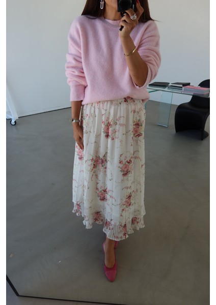 Çiçek Desenli Ucu Pileli Etek modelleri