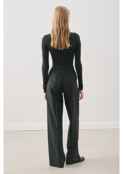 Klasik Kesim Kumaş Pantolon Siyah