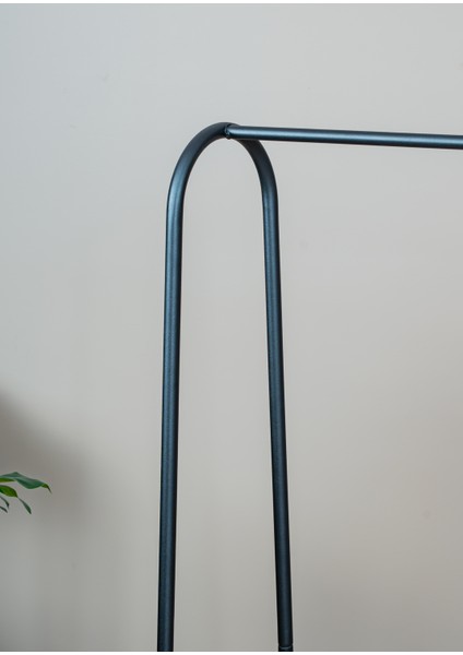 Elit 1 Siyah Metal Raflı Elbise Askısı Ayaklı Askılık Konfeksiyon Askılık