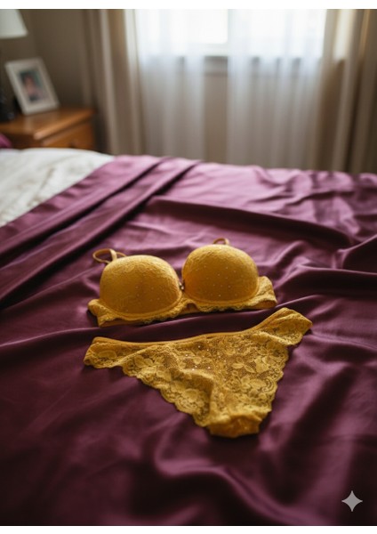 Kadın Balenli Dantelli Taş Detaylı Iç Çamaşır Takımı - Sarı / Siyah / Beyaz / Kırmızı indirimleri